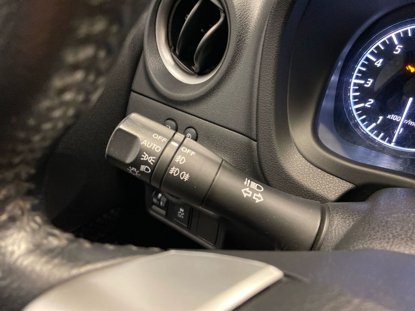 NISSAN Note 2016