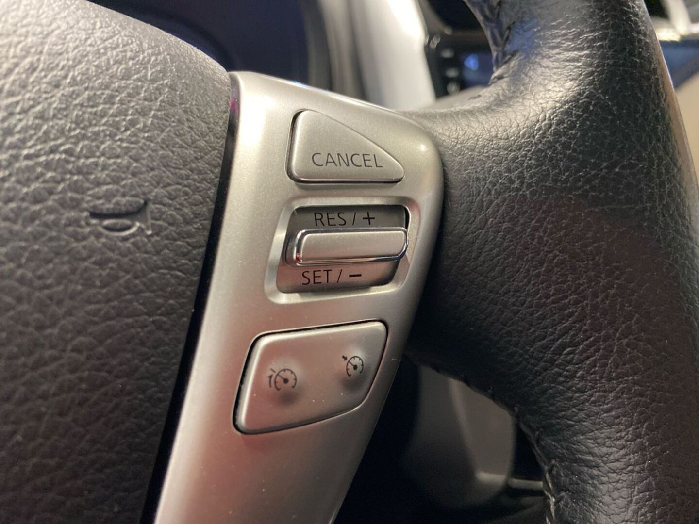 NISSAN Note 2016