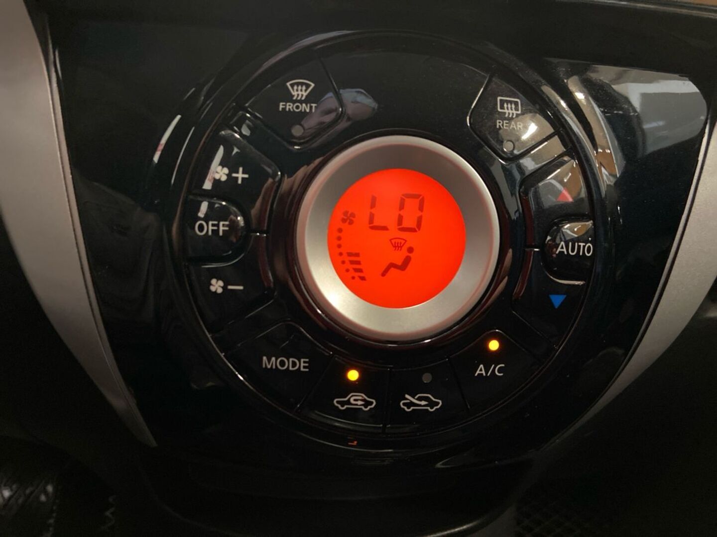 NISSAN Note 2016