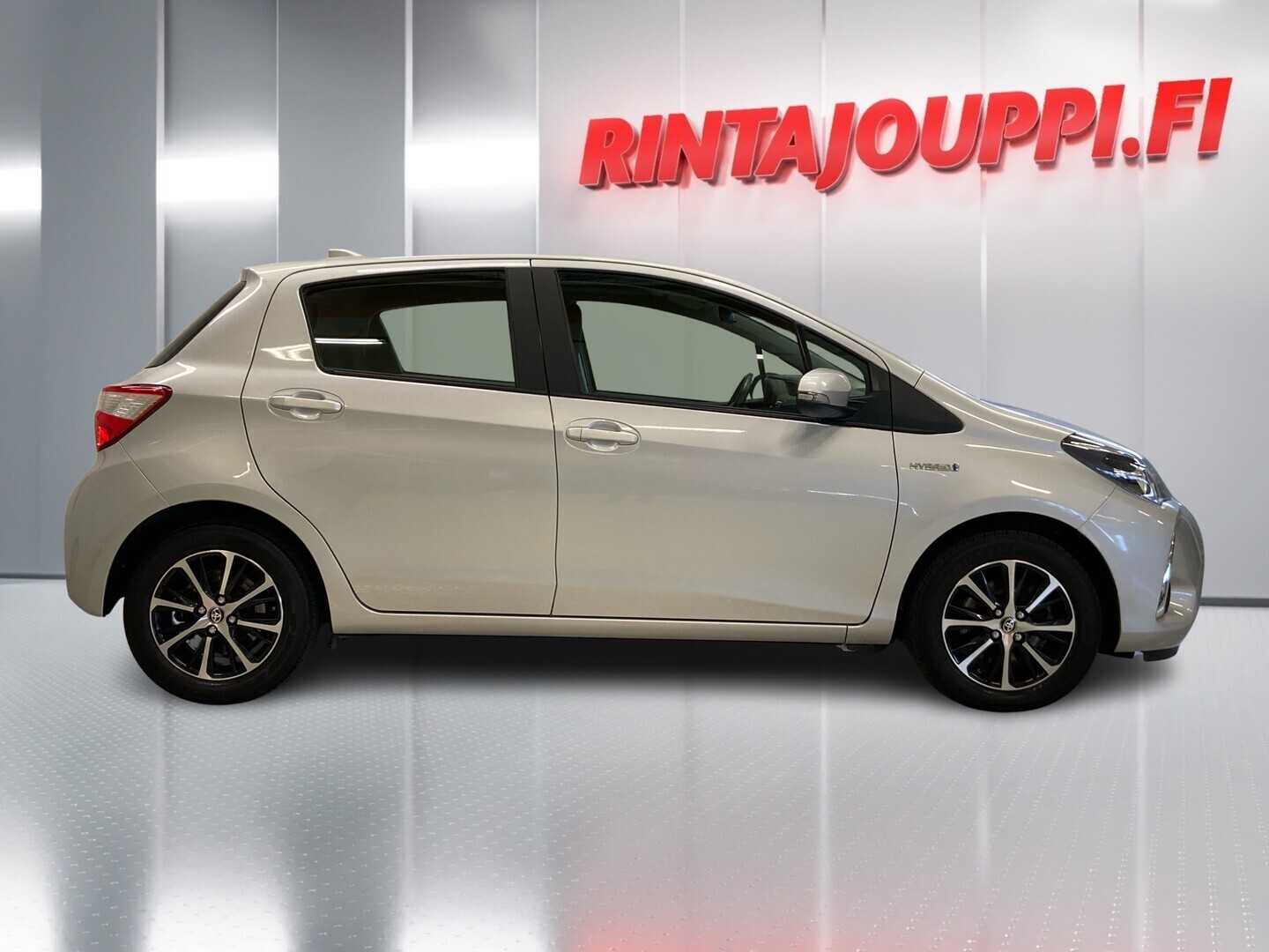 TOYOTA Yaris 2018