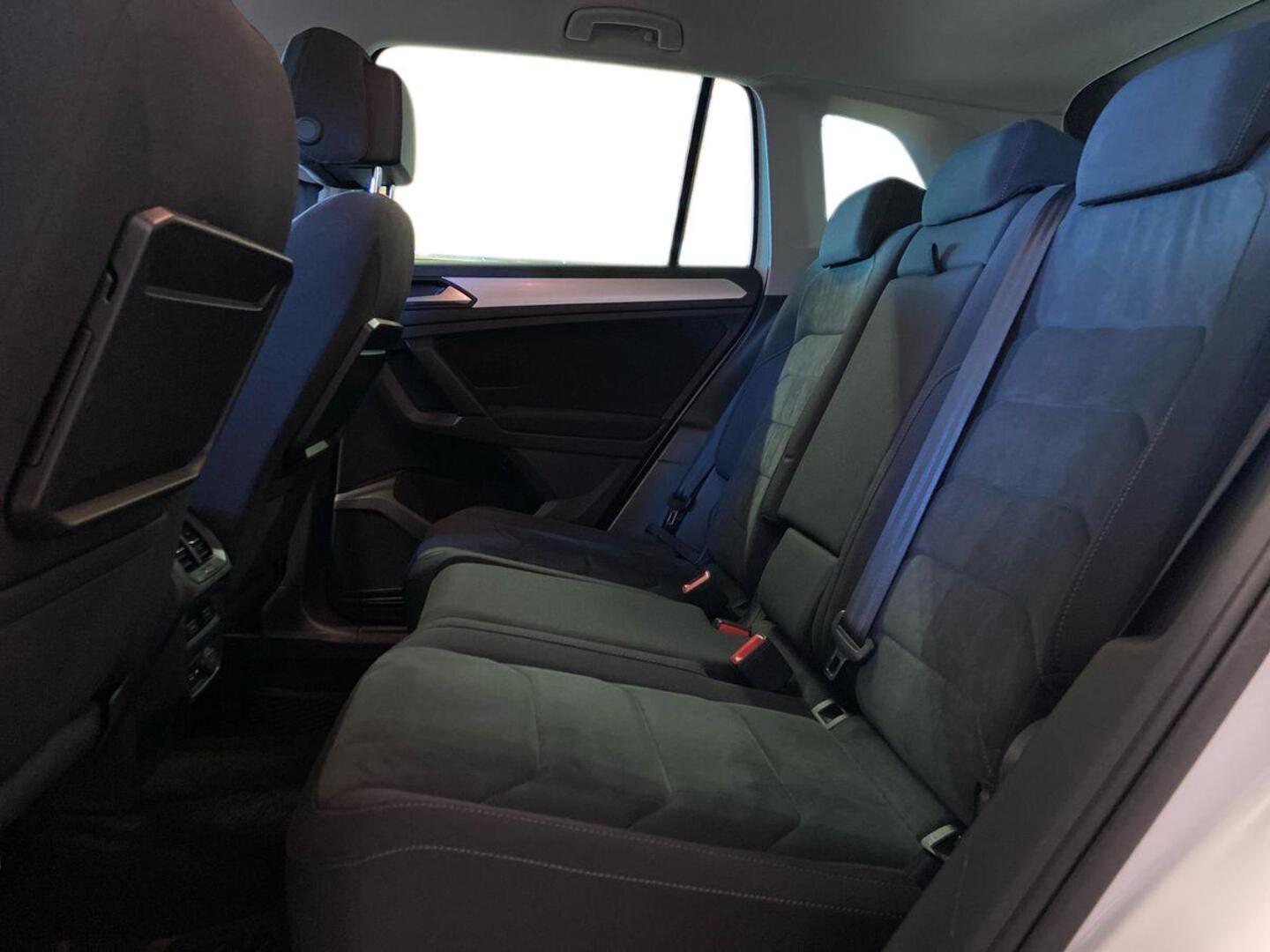 VOLKSWAGEN Tiguan 10