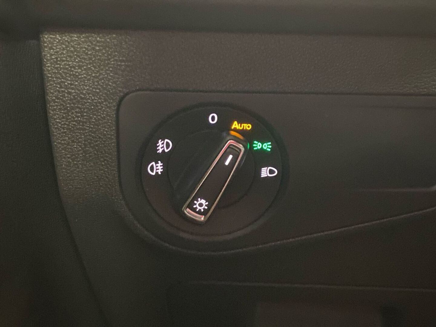 VOLKSWAGEN Tiguan 19