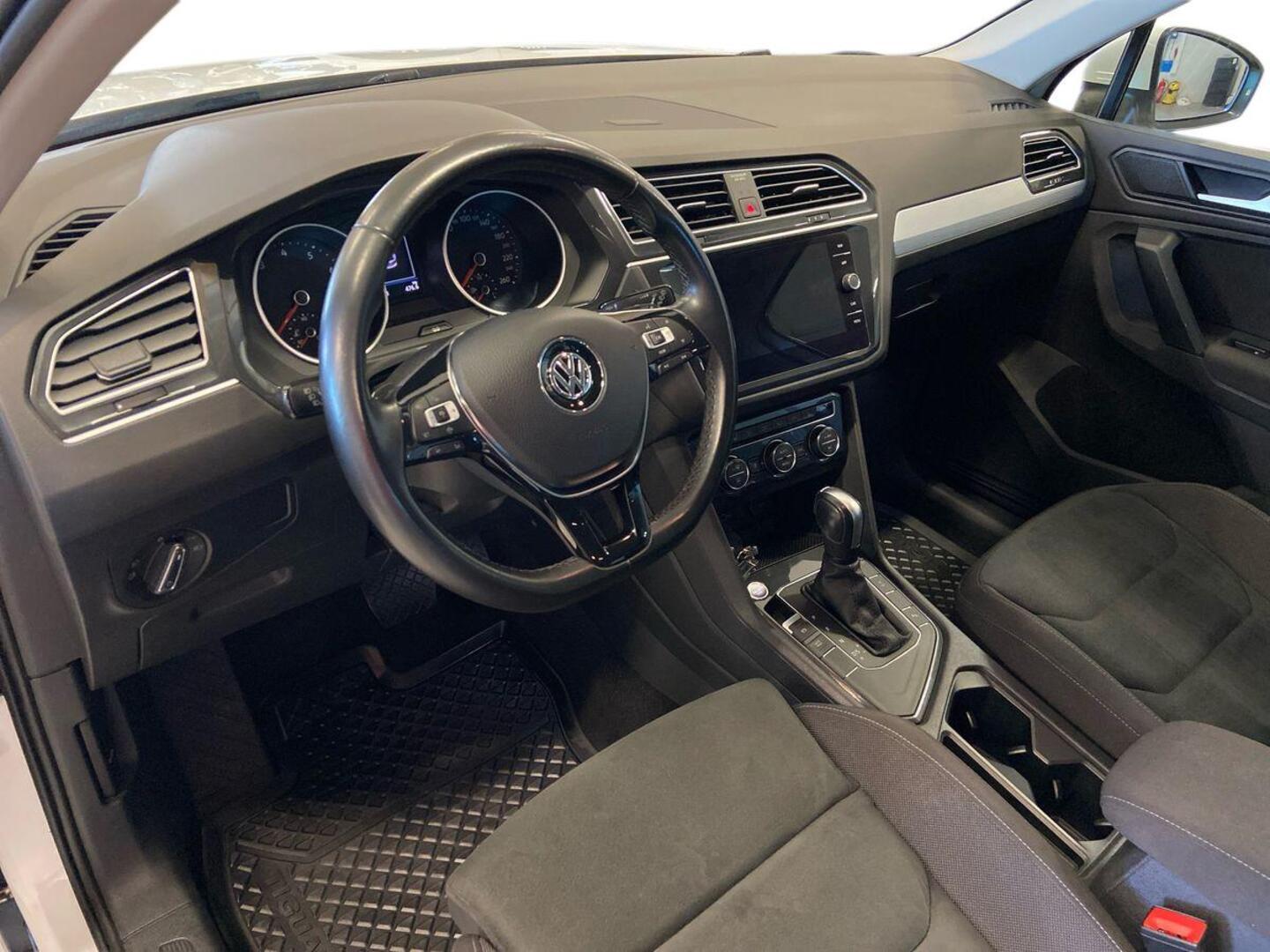 VOLKSWAGEN Tiguan 7