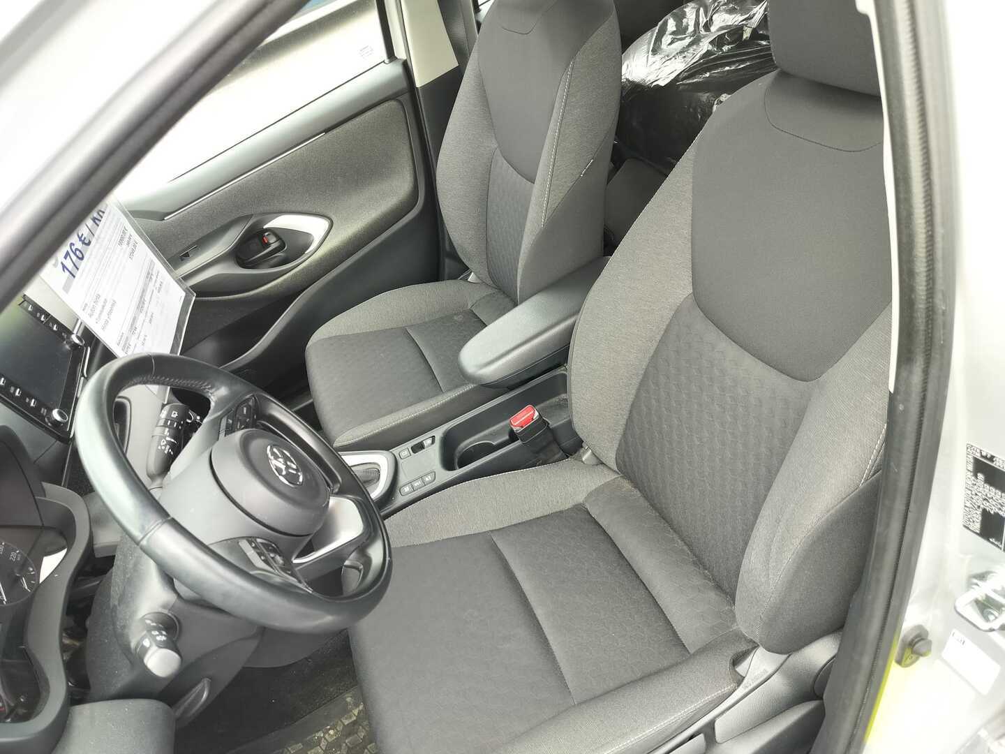TOYOTA Yaris 2021