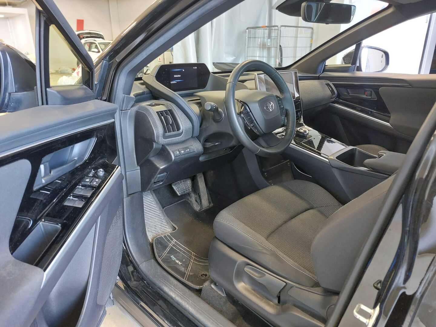 TOYOTA bZ4X 2023