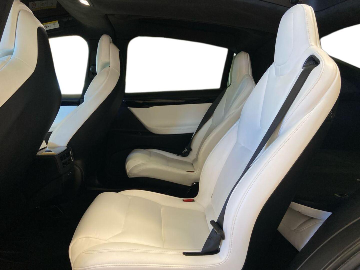 TESLA Model X 2018