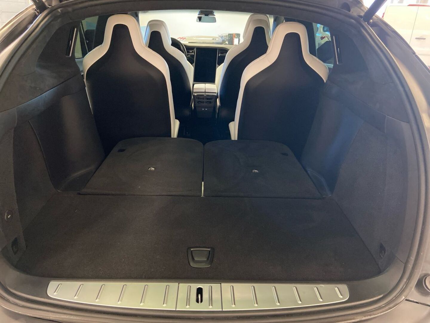 TESLA Model X 2018