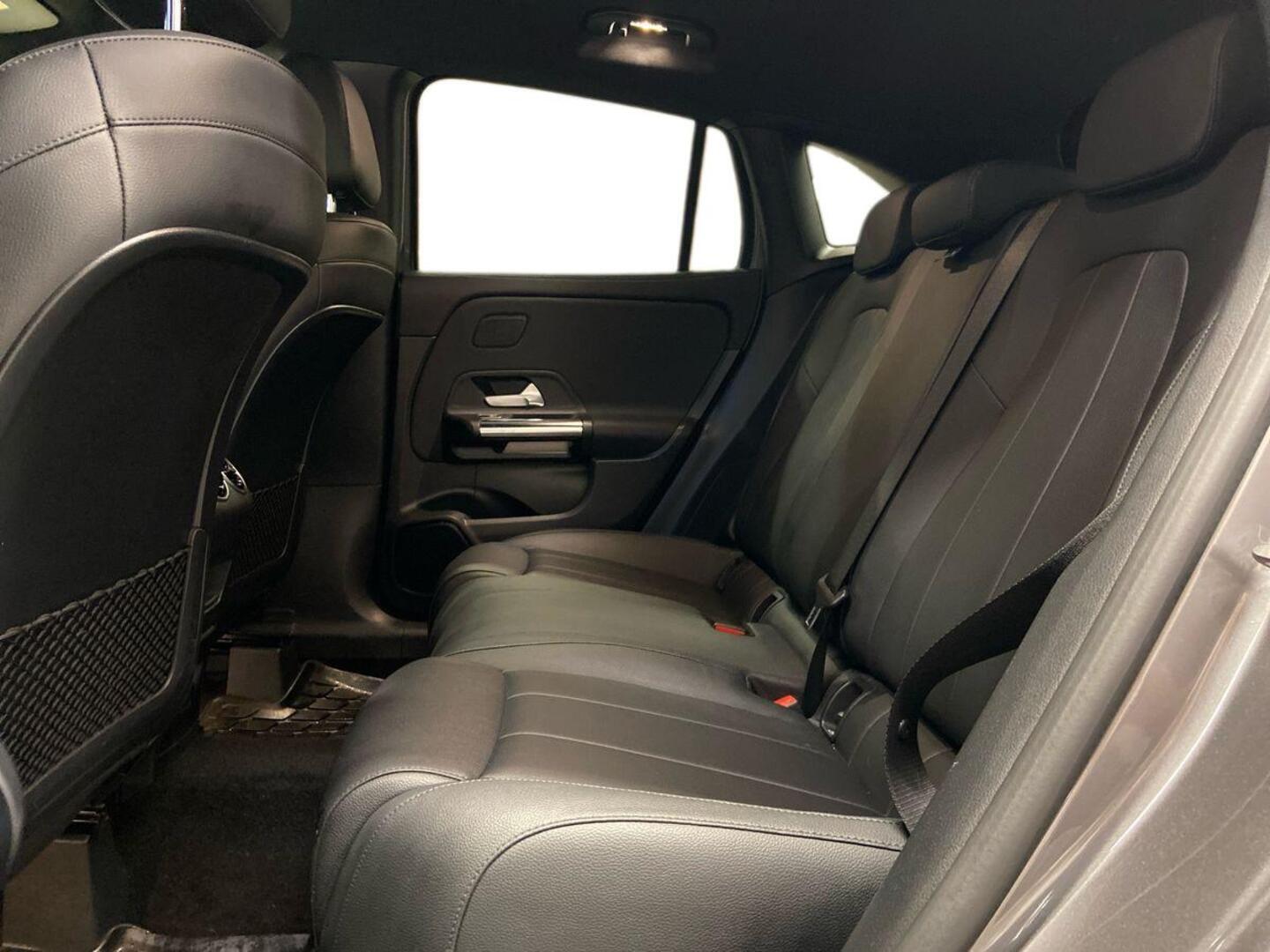 MERCEDES-BENZ GLA 2020