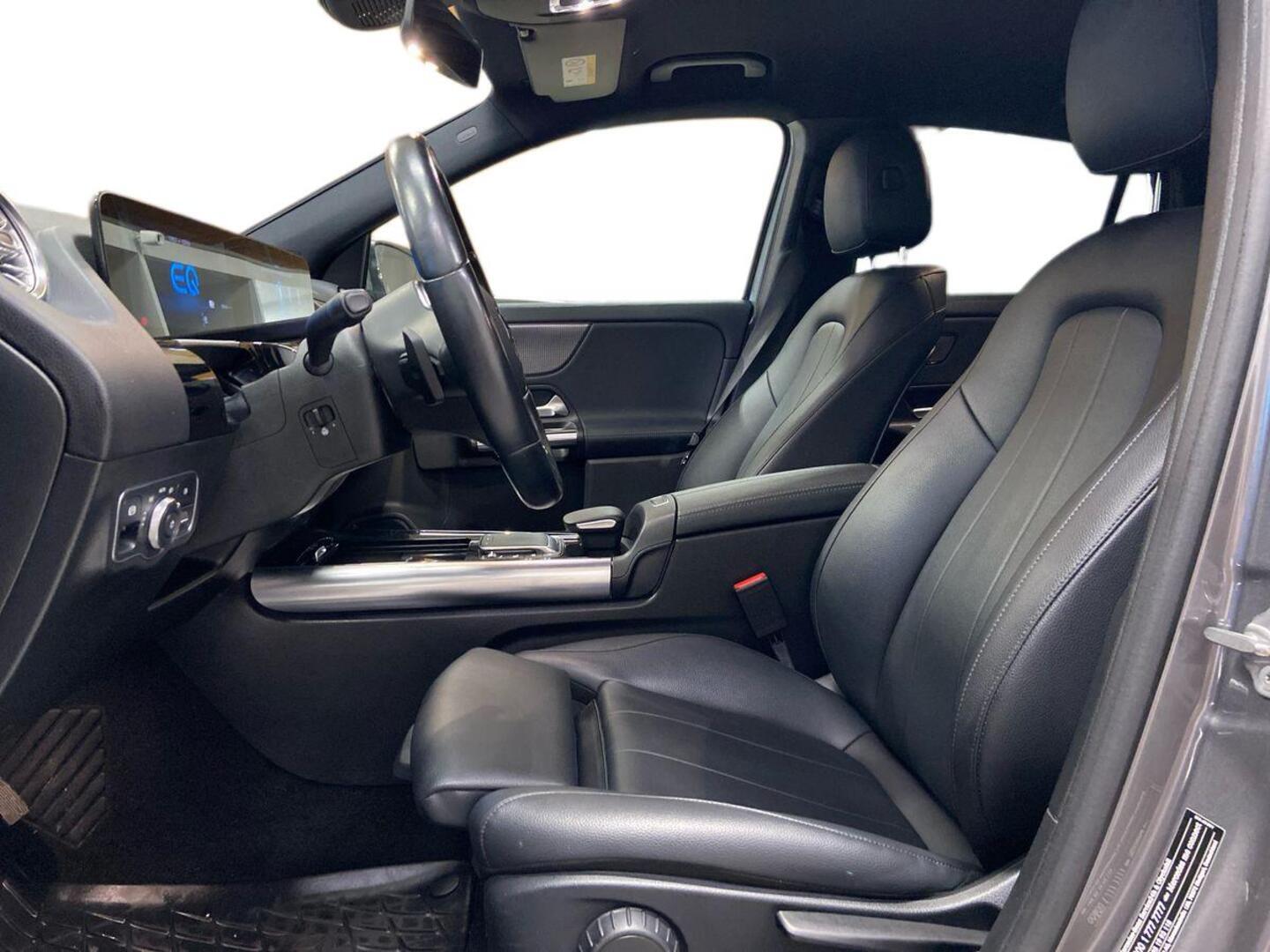 MERCEDES-BENZ GLA 2020