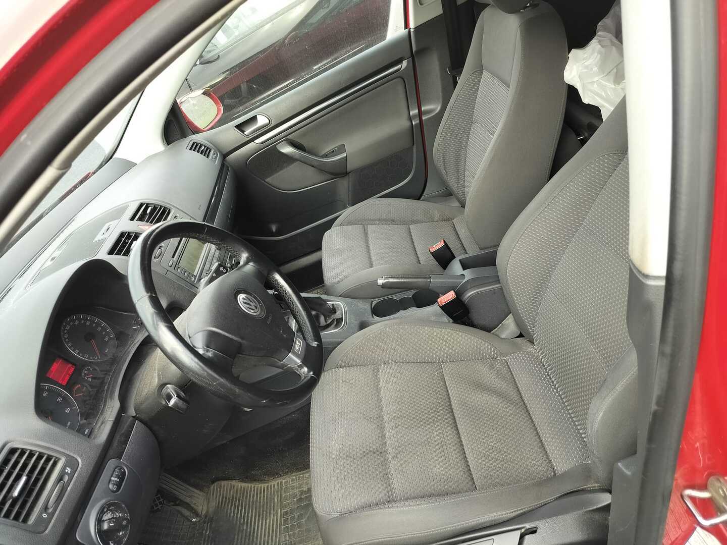 VOLKSWAGEN Golf 2006