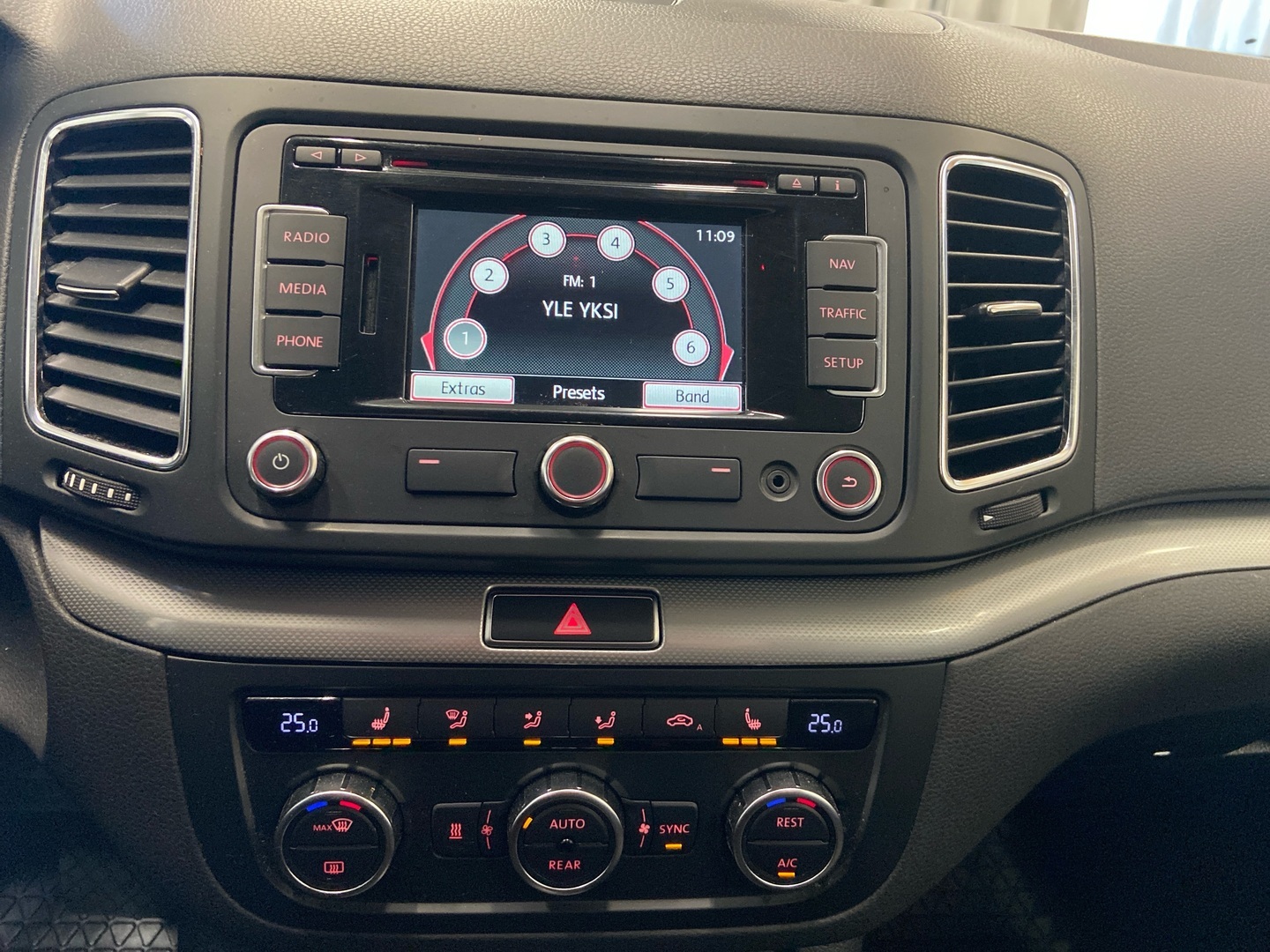 VOLKSWAGEN Sharan 2014