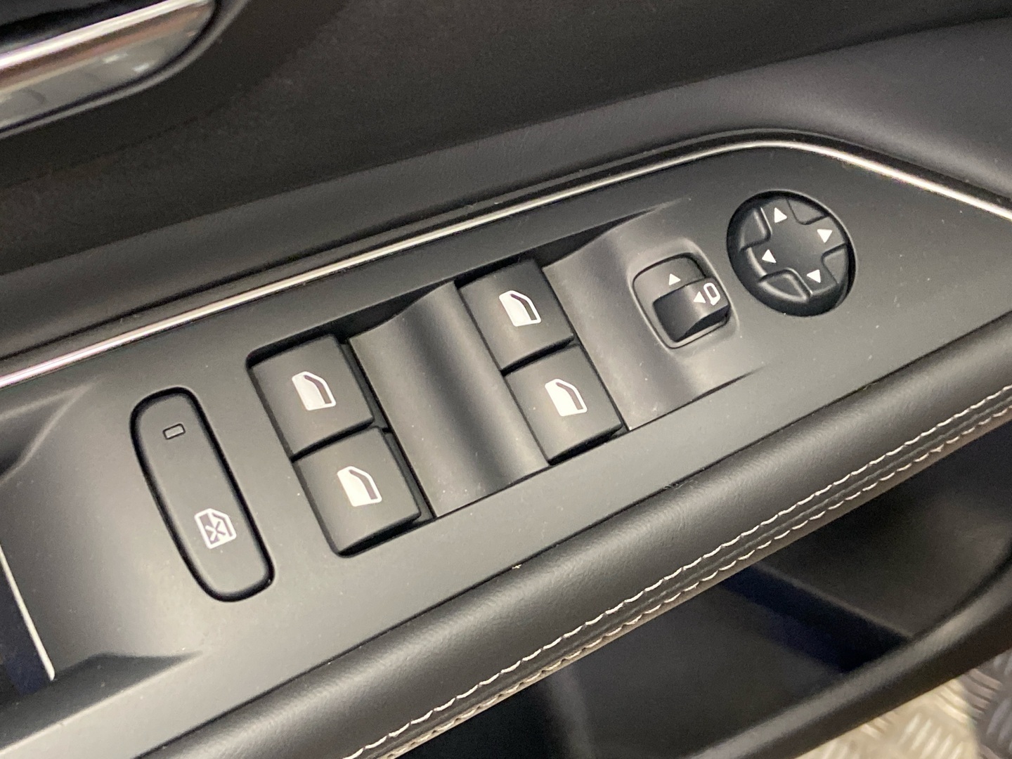 PEUGEOT 3008 2016