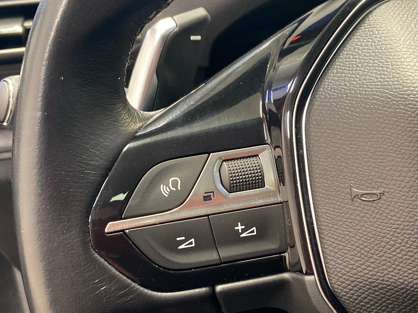 PEUGEOT 3008 2016