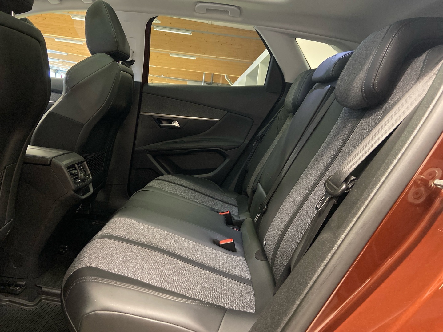 PEUGEOT 3008 2016