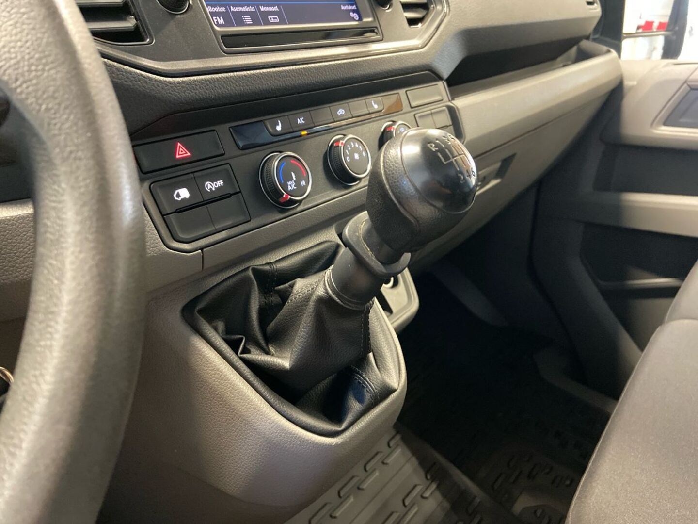 VOLKSWAGEN Crafter 26
