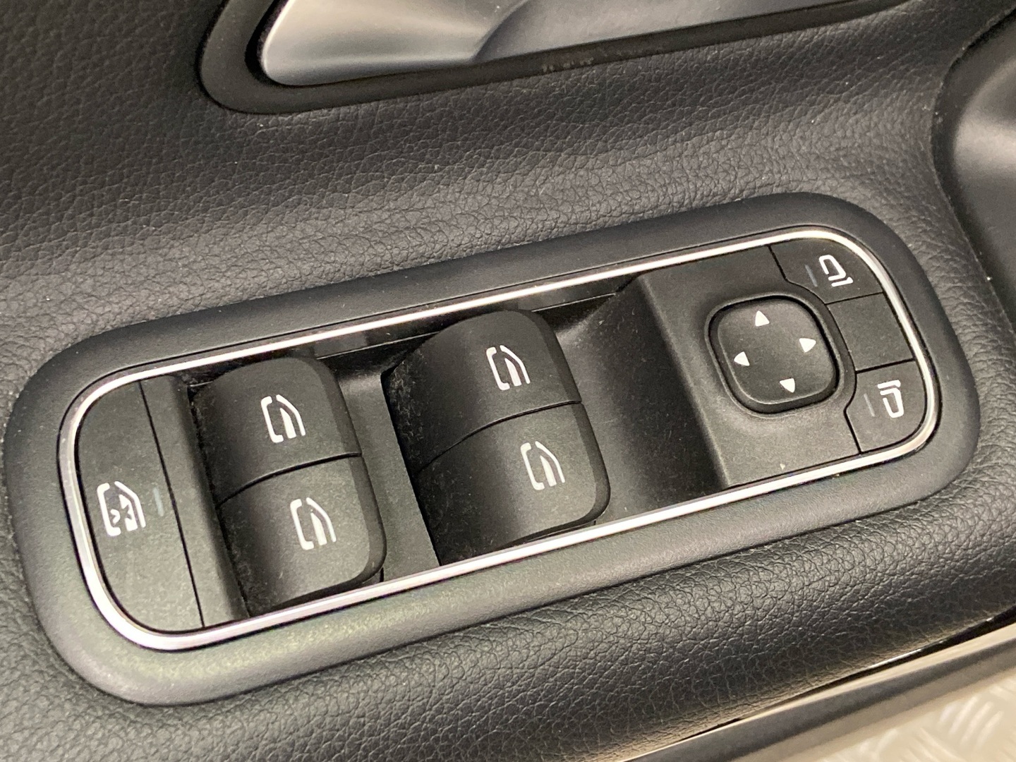 MERCEDES-BENZ A 2019