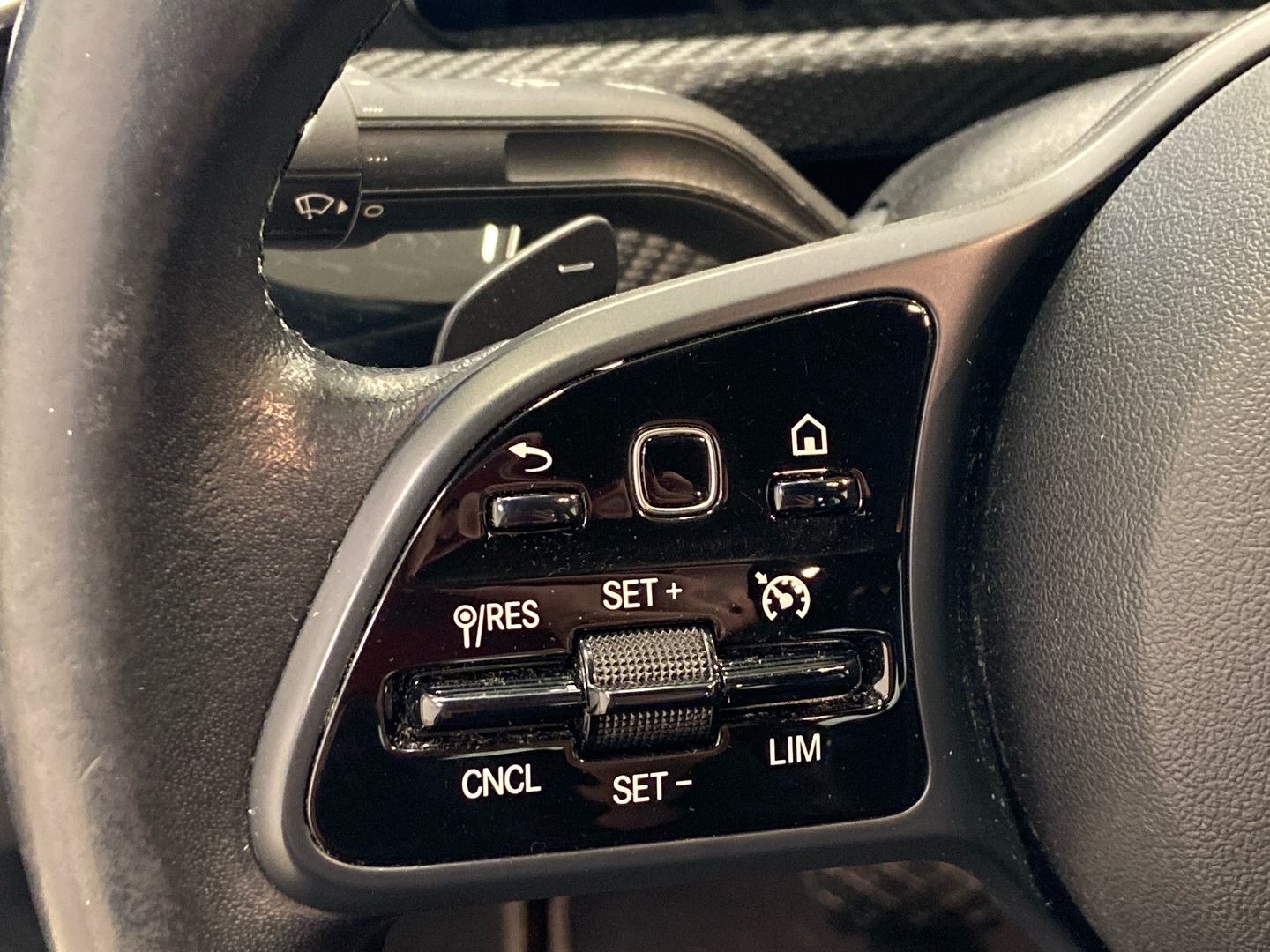 MERCEDES-BENZ A 2019