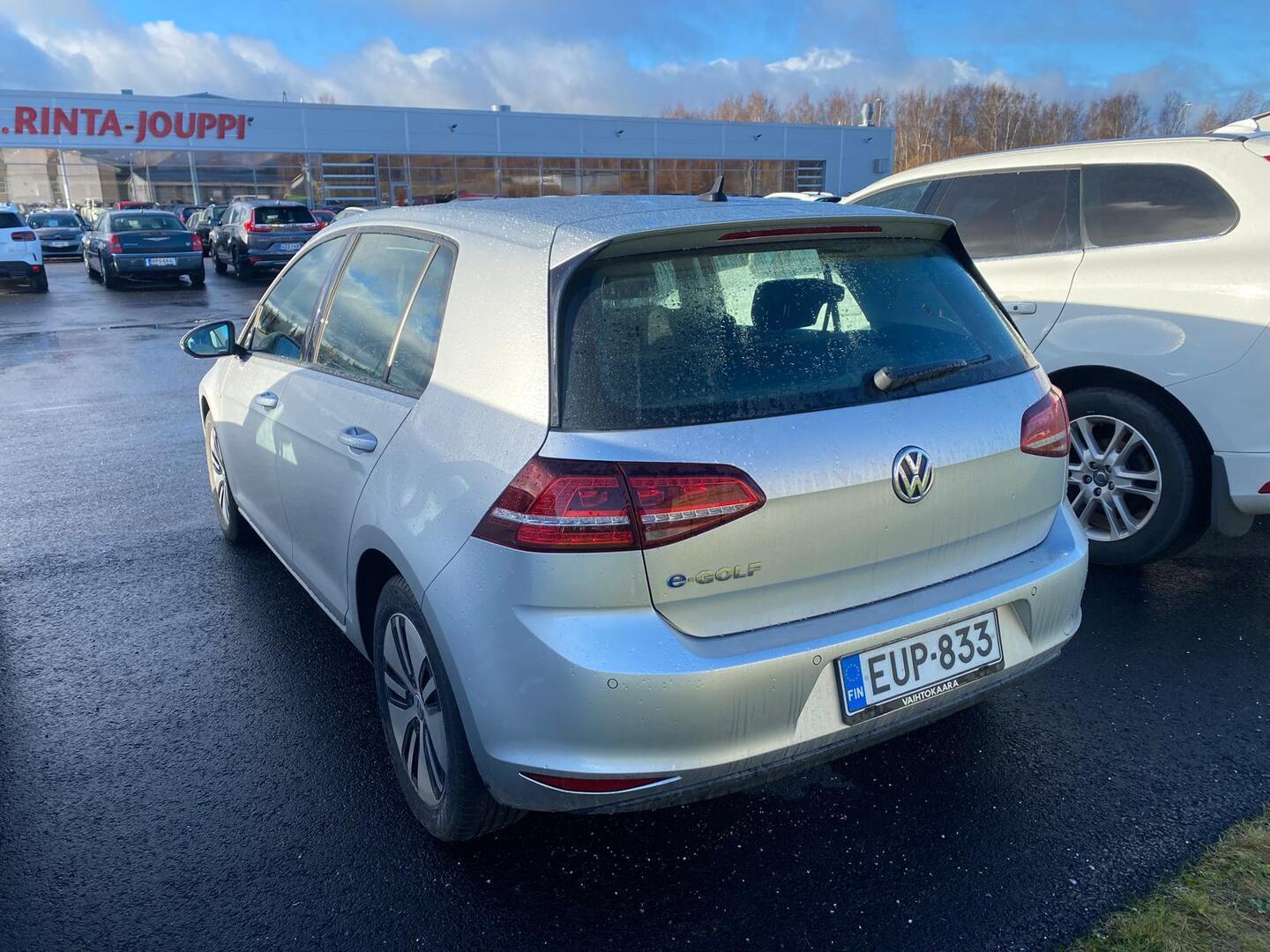 VOLKSWAGEN Golf 2016