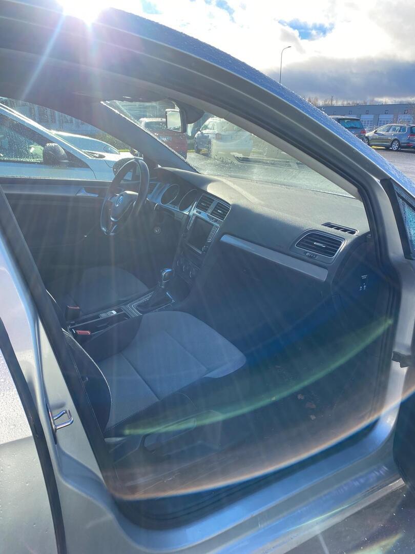 VOLKSWAGEN Golf 2016