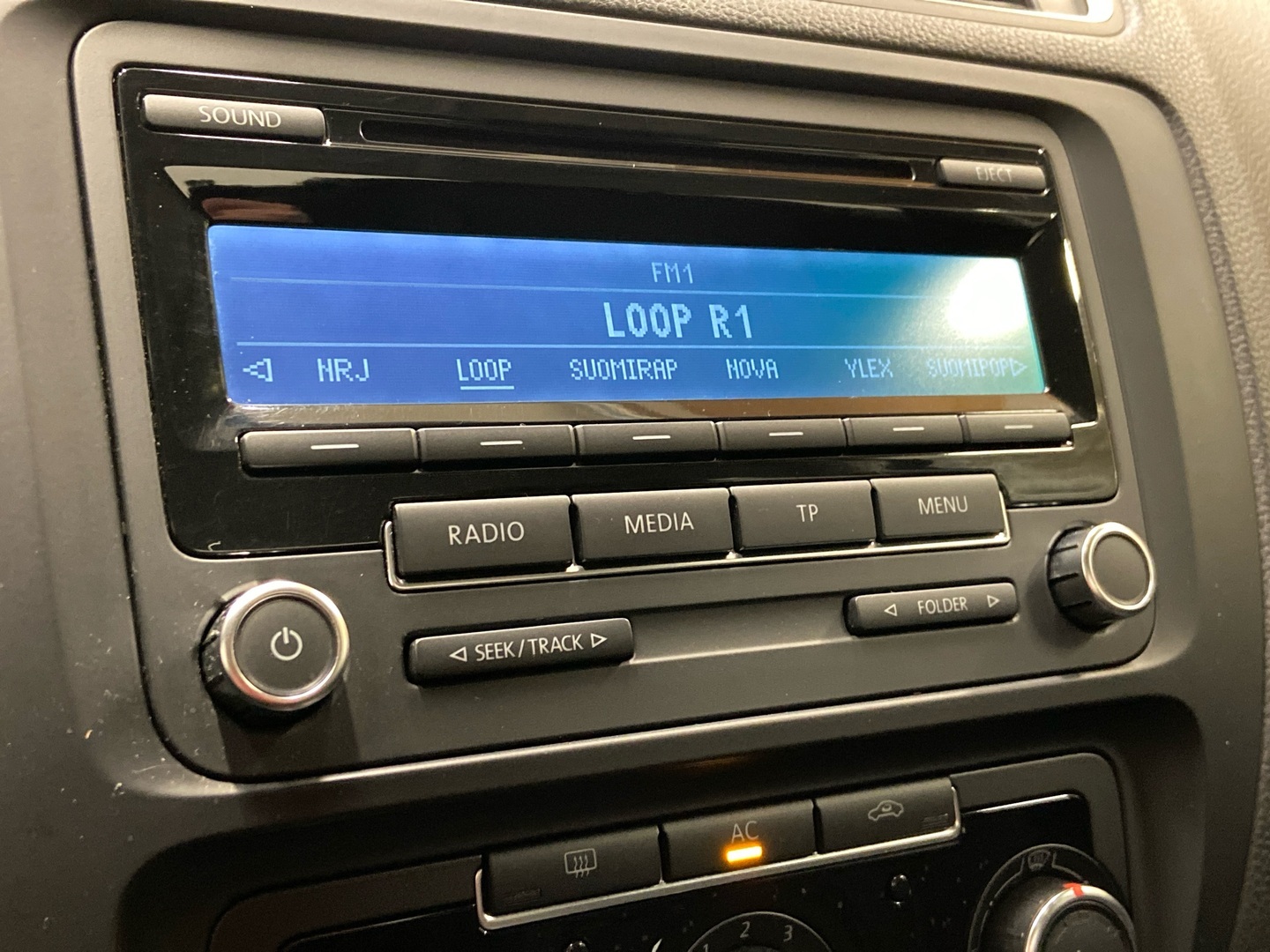 VOLKSWAGEN Jetta 2011