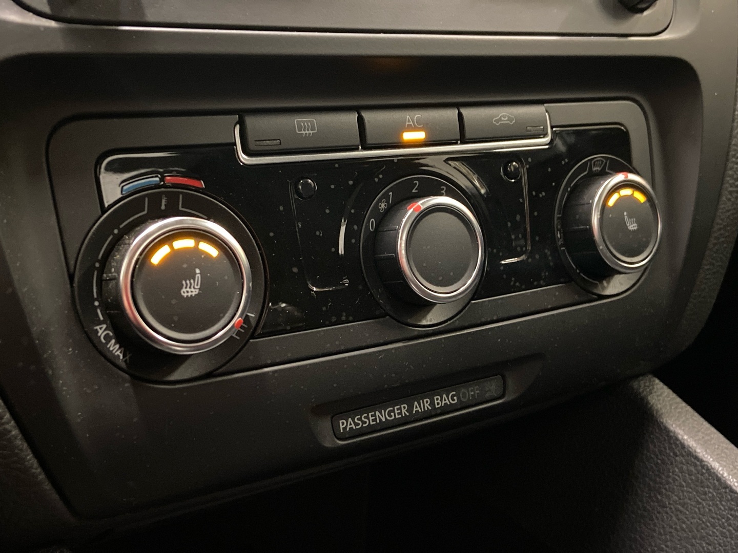 VOLKSWAGEN Jetta 2011