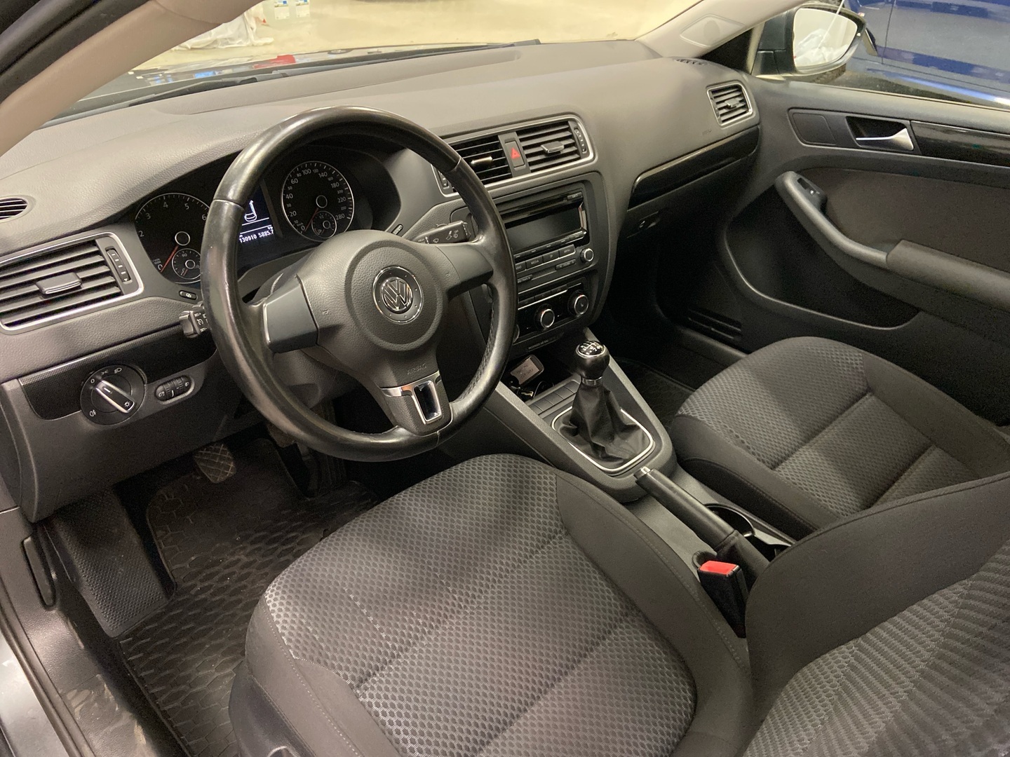 VOLKSWAGEN Jetta 2011