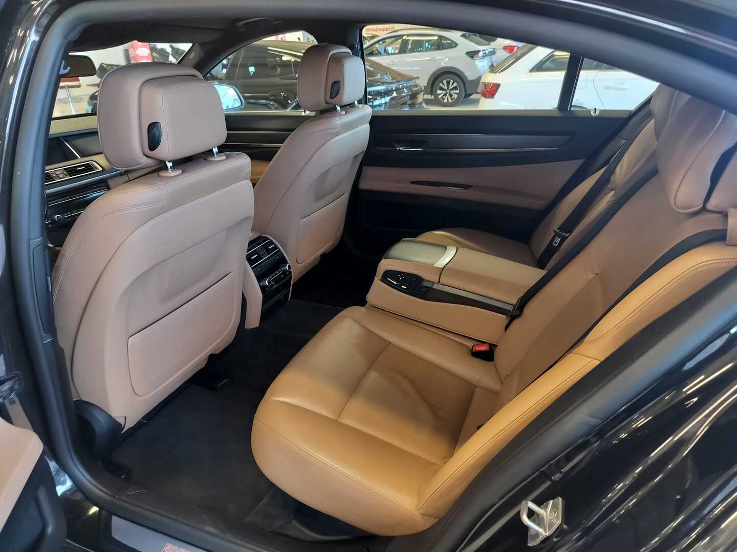 BMW 750 2014