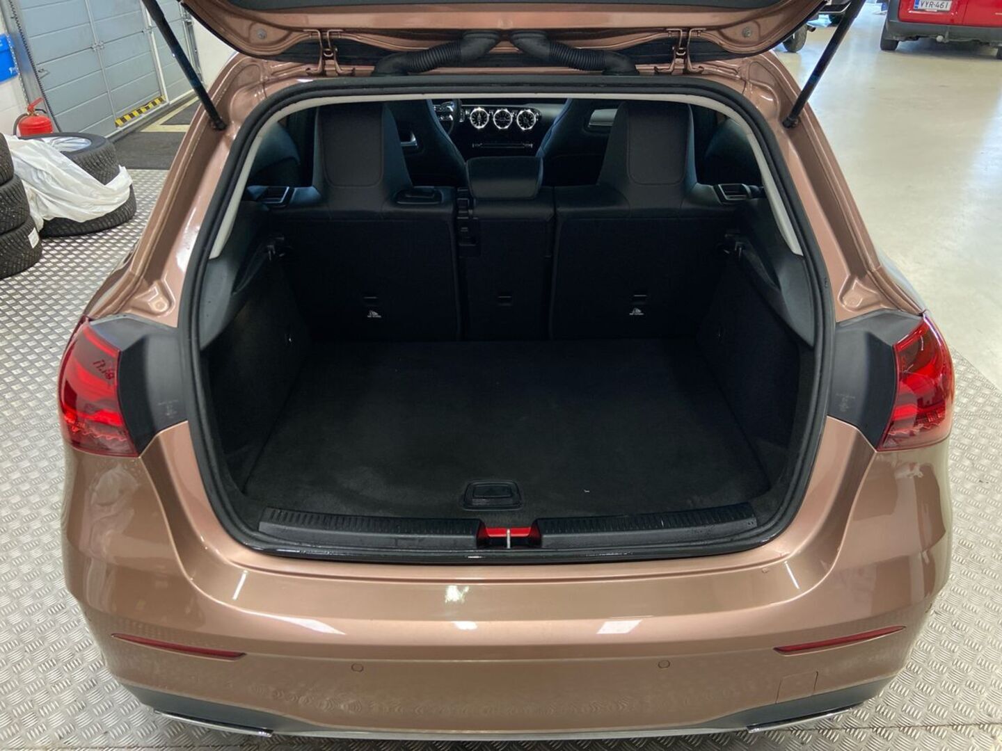 MERCEDES-BENZ A 2023
