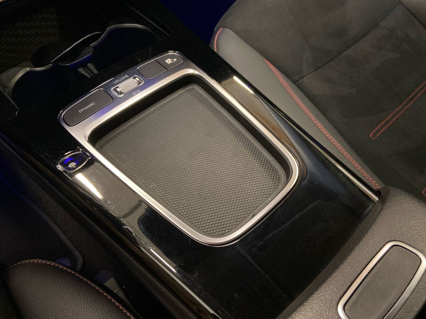 MERCEDES-BENZ A 2023