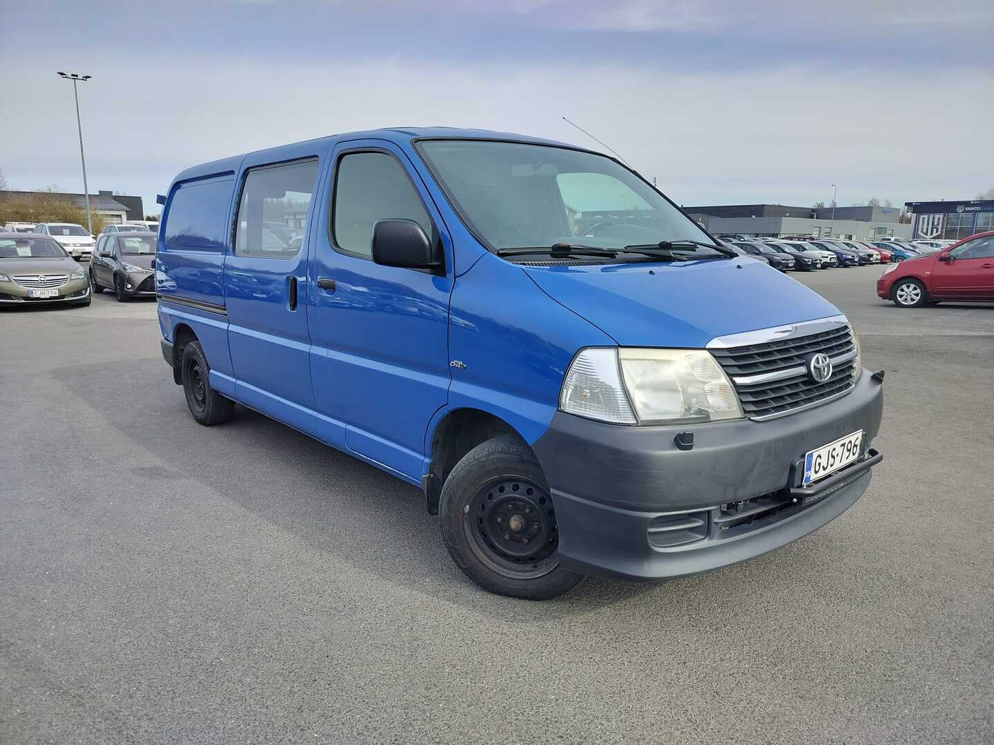 TOYOTA Hiace 2011