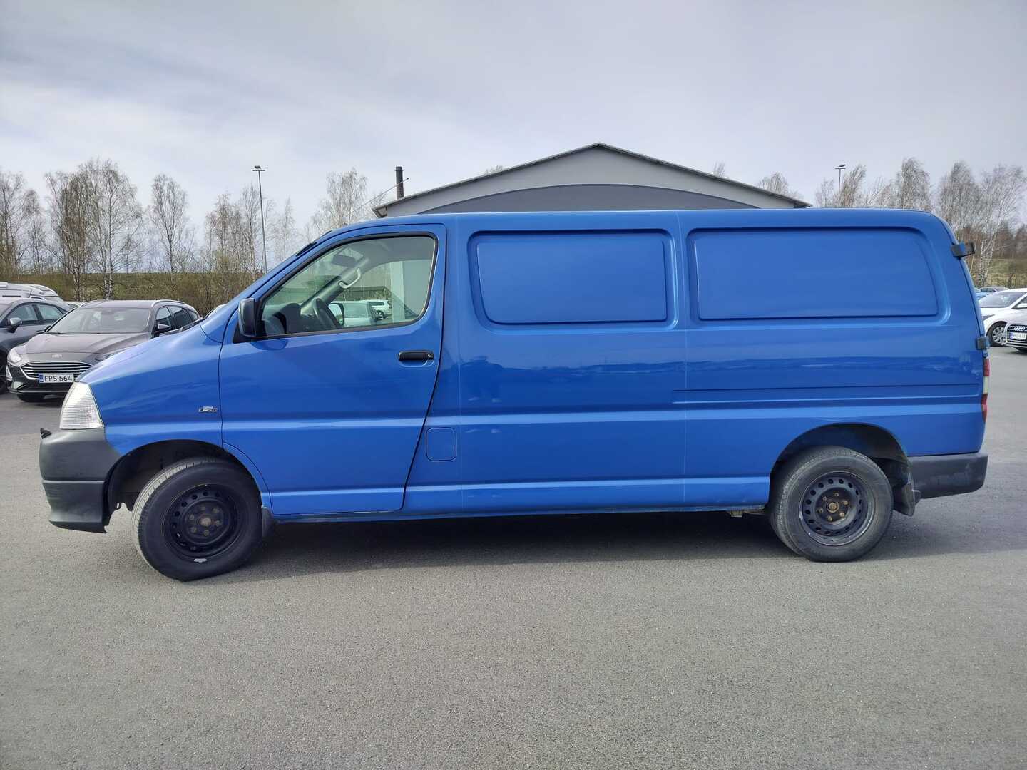 TOYOTA Hiace 2011