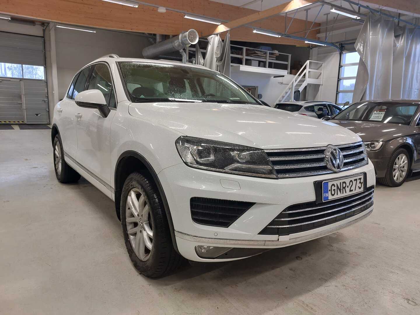 VOLKSWAGEN Touareg 2016