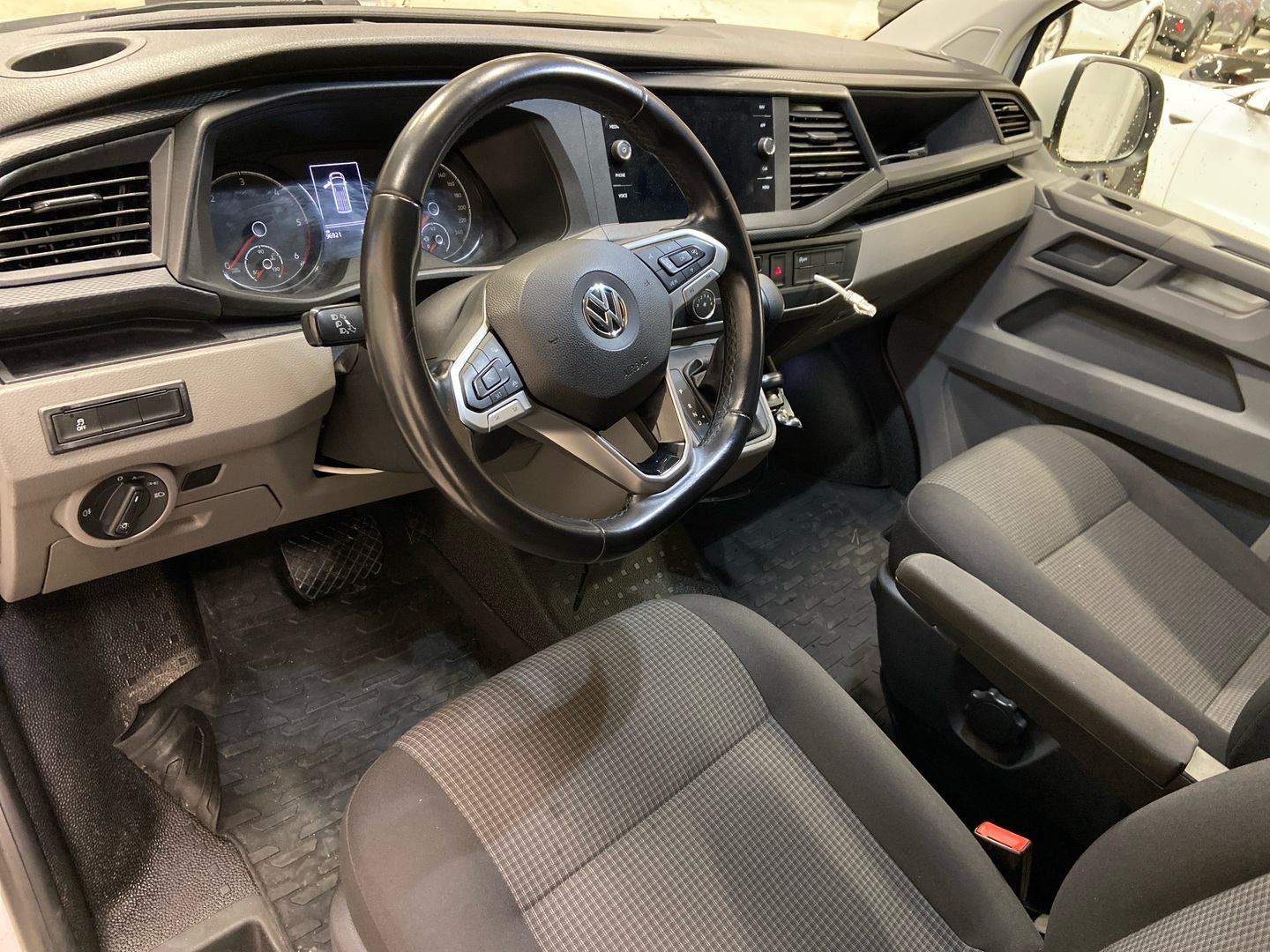 VOLKSWAGEN Transporter 2020