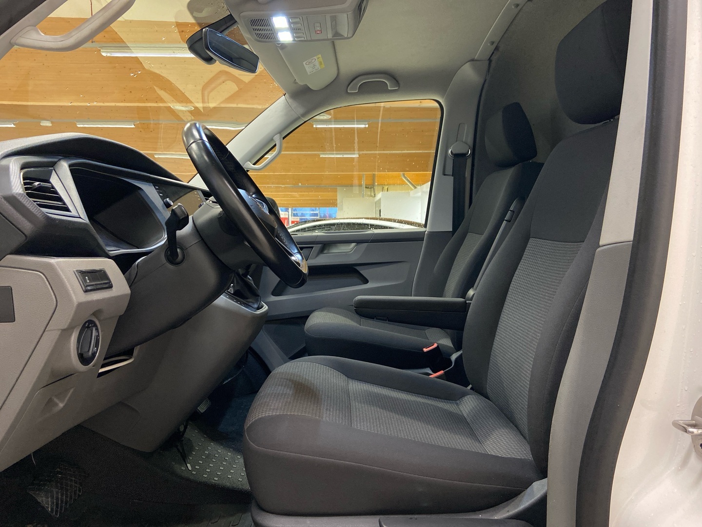 VOLKSWAGEN Transporter 2020