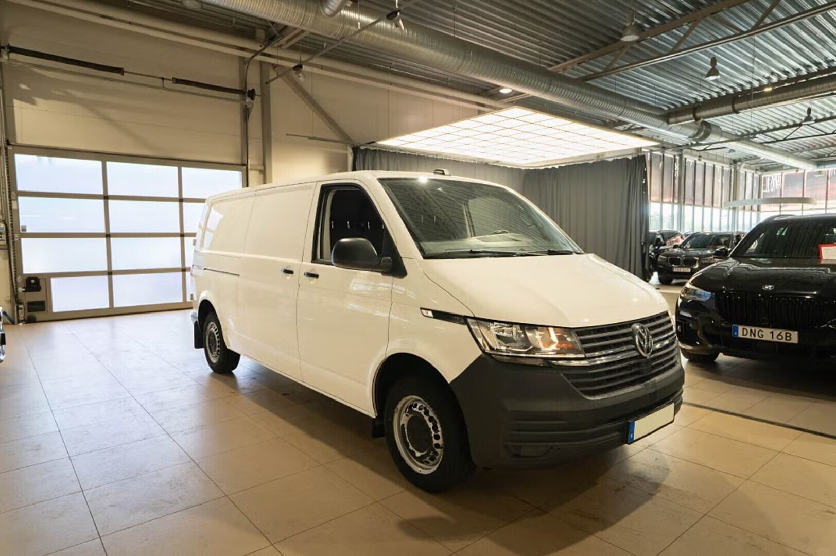 VOLKSWAGEN Transporter 1