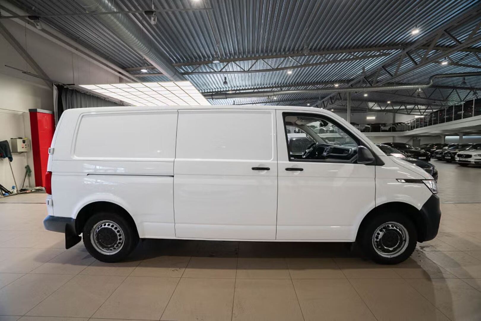 VOLKSWAGEN Transporter 4