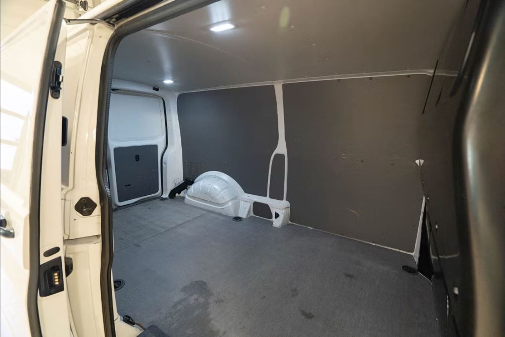 VOLKSWAGEN Transporter 7