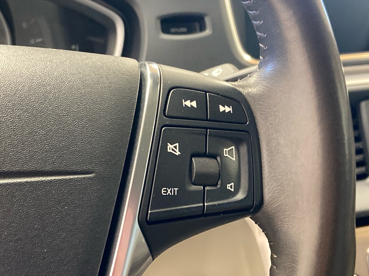 VOLVO V40 Cross Country 2013