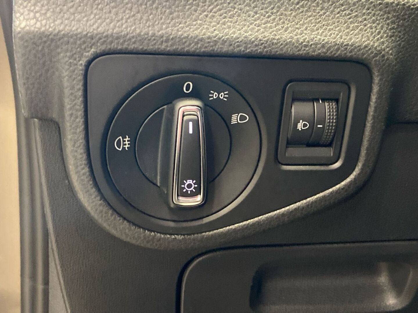 VOLKSWAGEN Golf Sportsvan 2015
