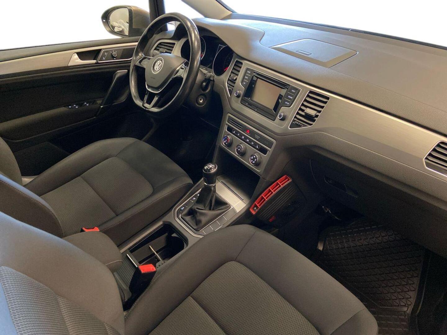 VOLKSWAGEN Golf Sportsvan 2015