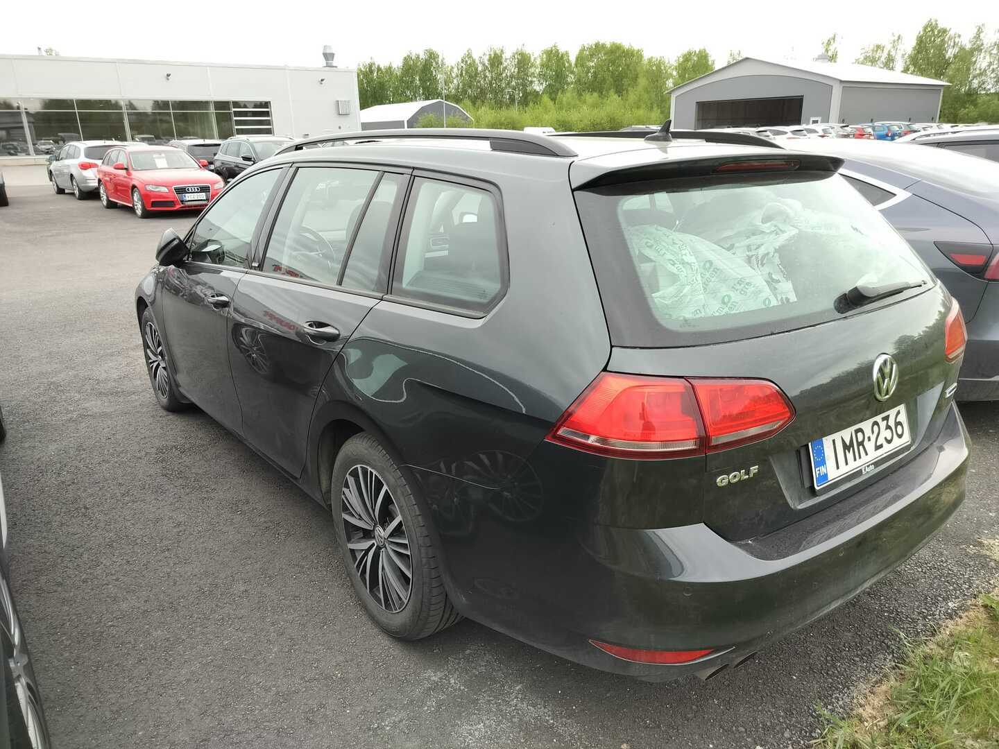 VOLKSWAGEN Golf 2016
