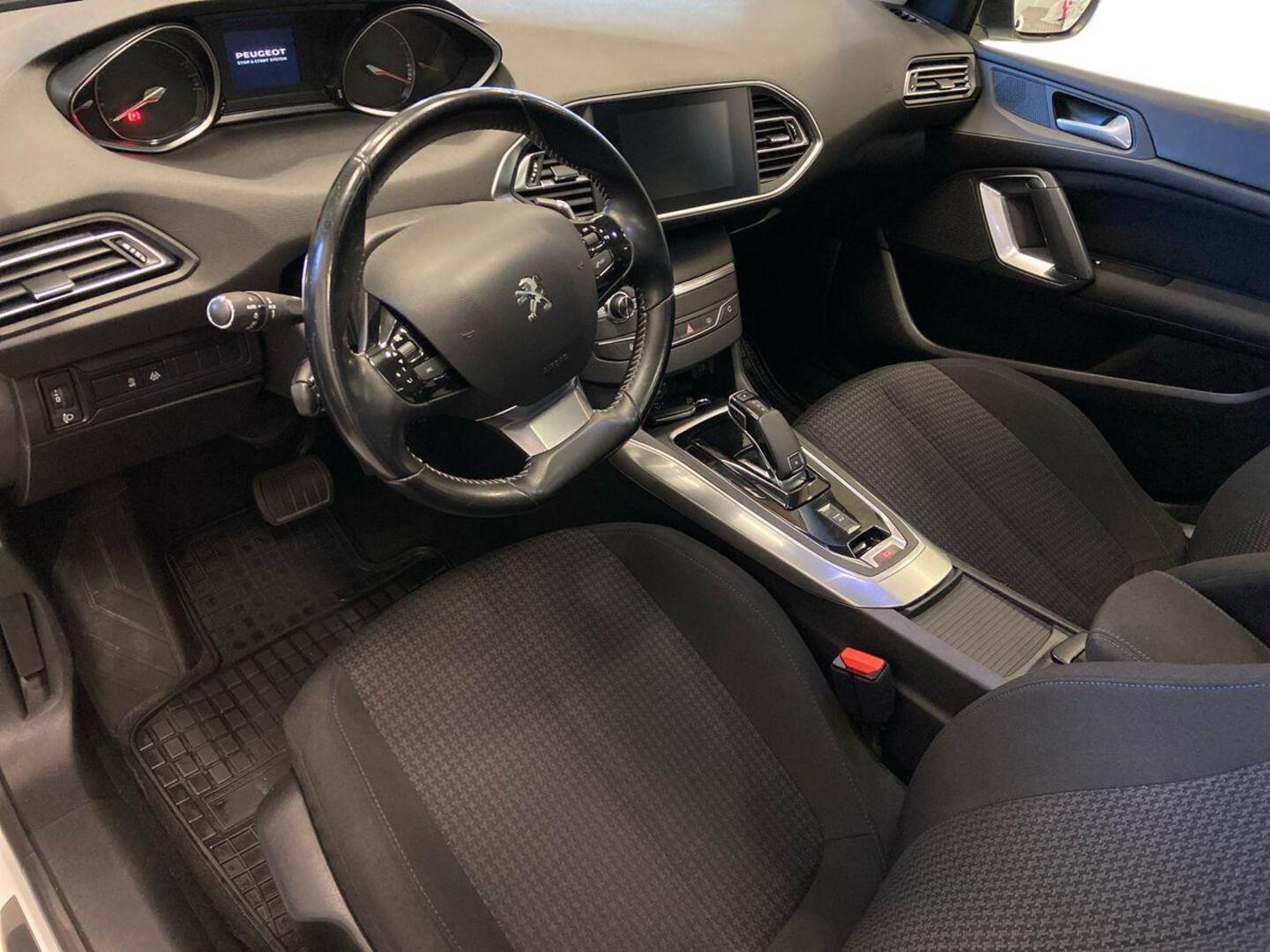 PEUGEOT 308 2020