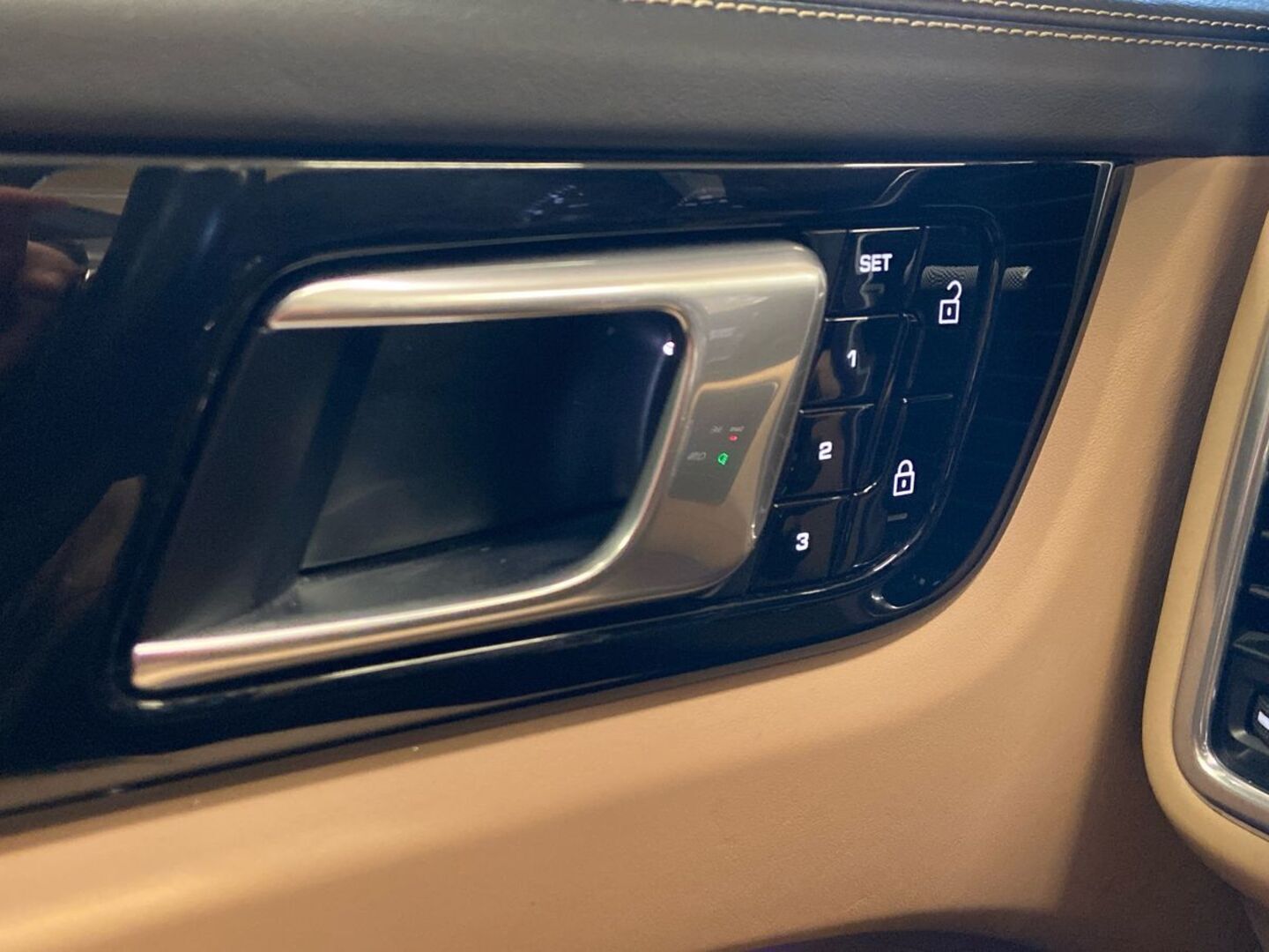 PORSCHE Cayenne 2021