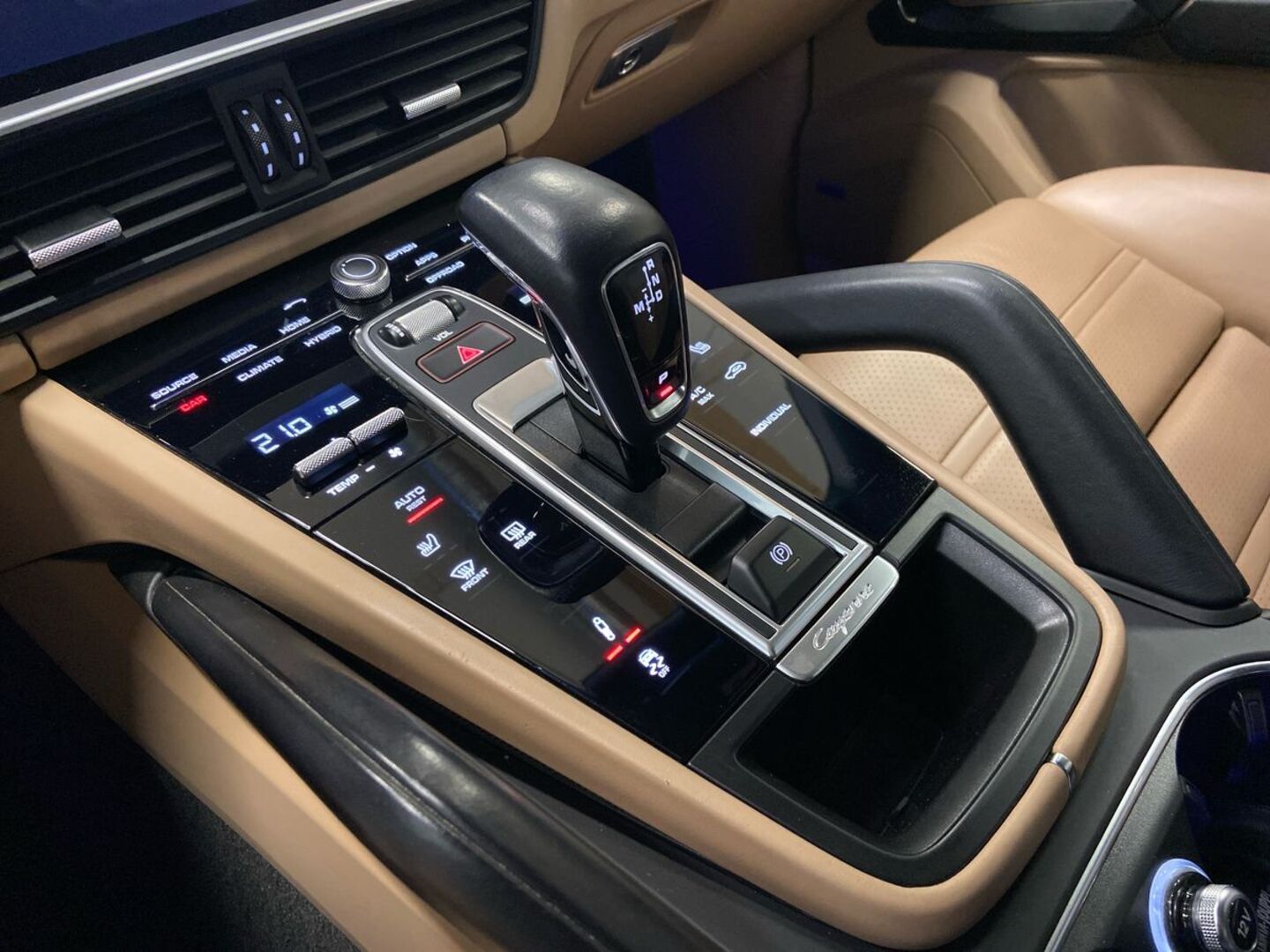 PORSCHE Cayenne 2021