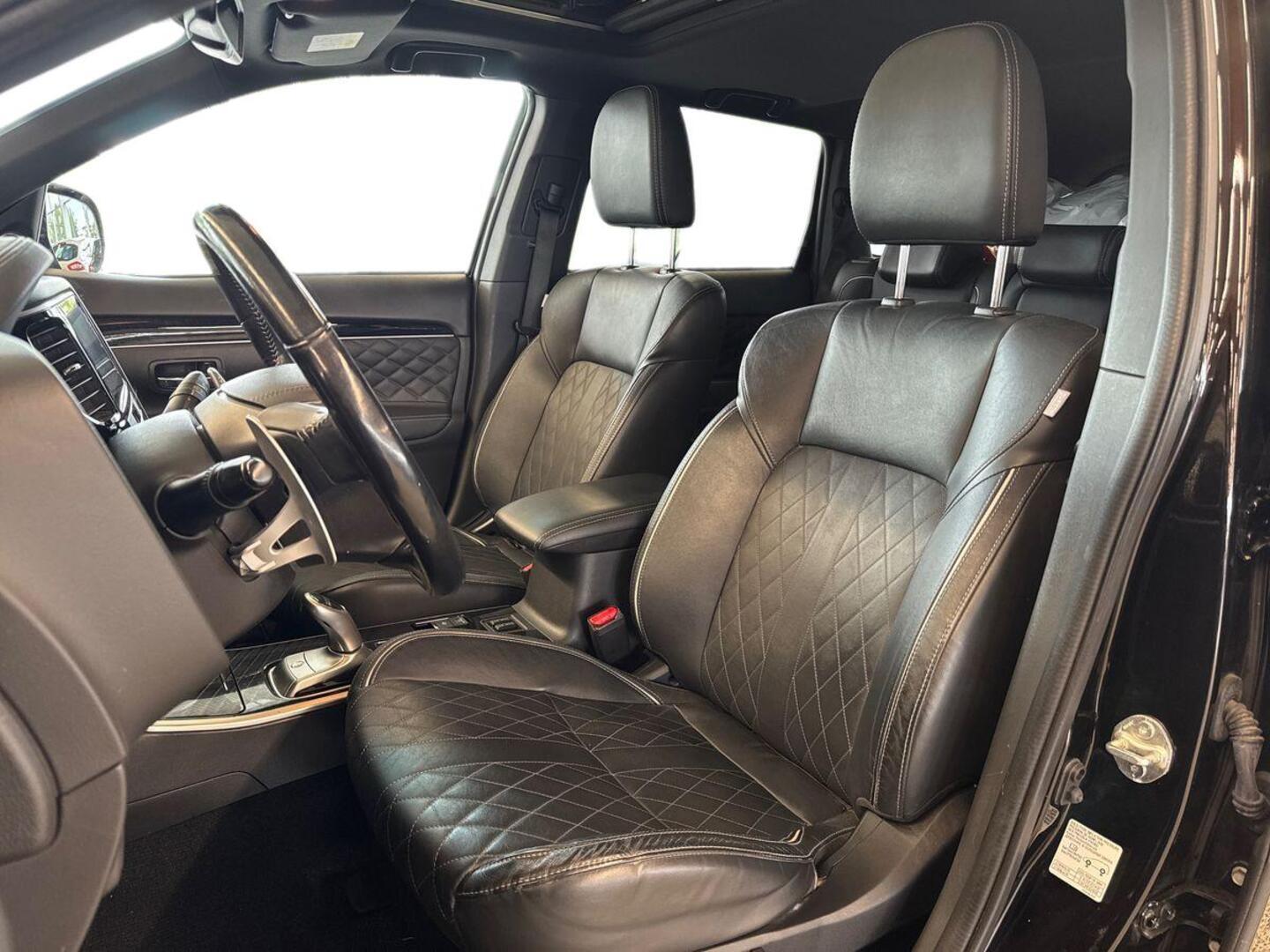 MITSUBISHI Outlander PHEV 2019