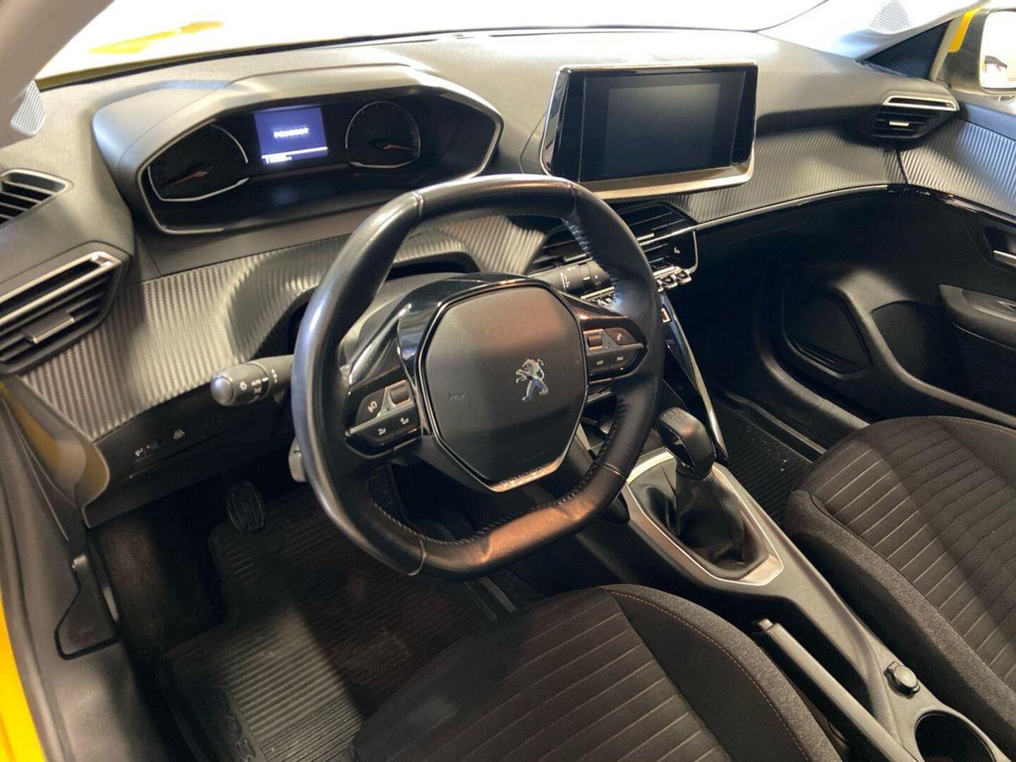 PEUGEOT 208 2020