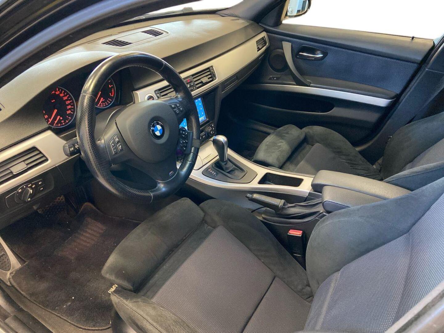 BMW 323 2005