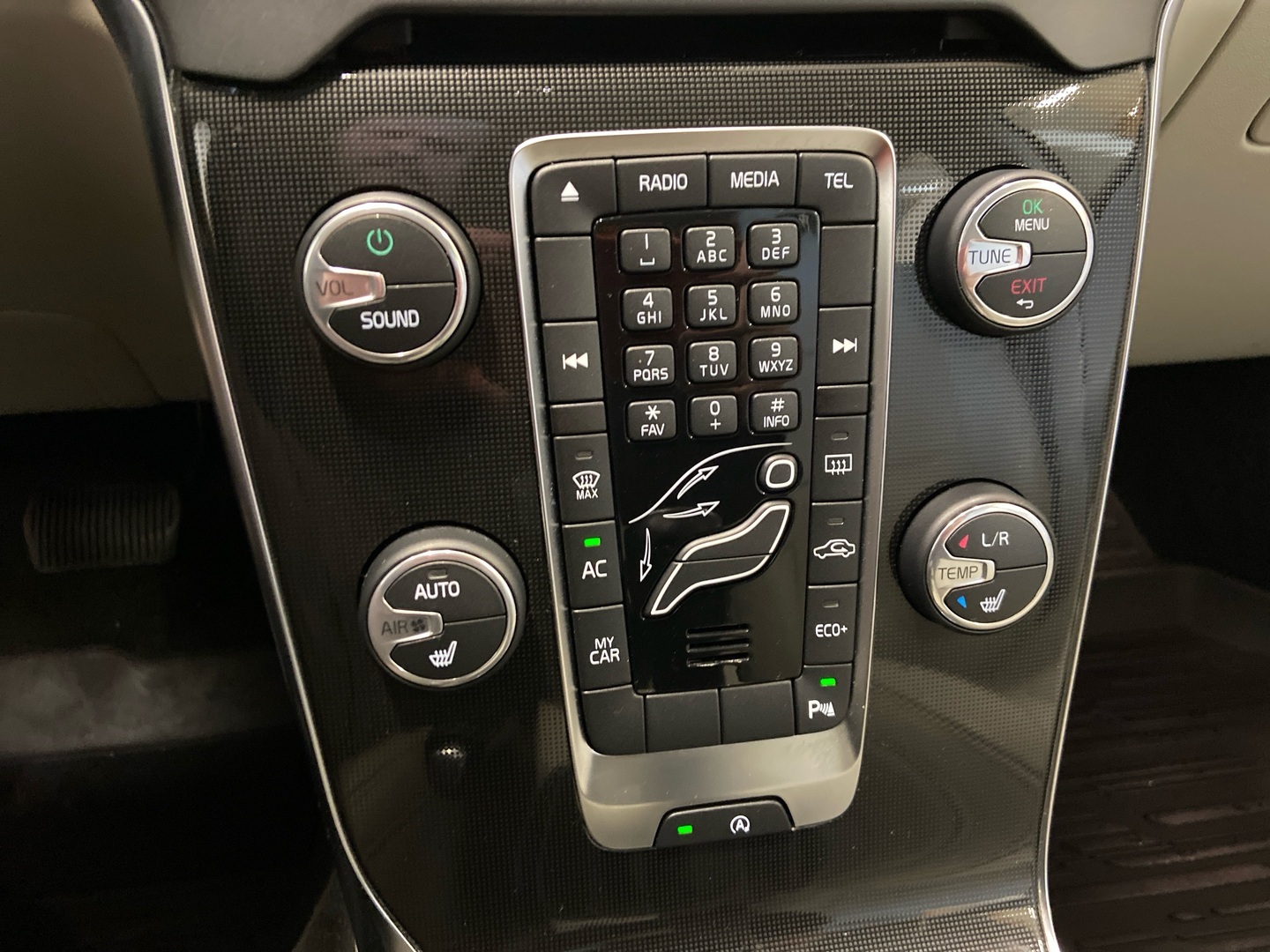 VOLVO V40 Cross Country 2018