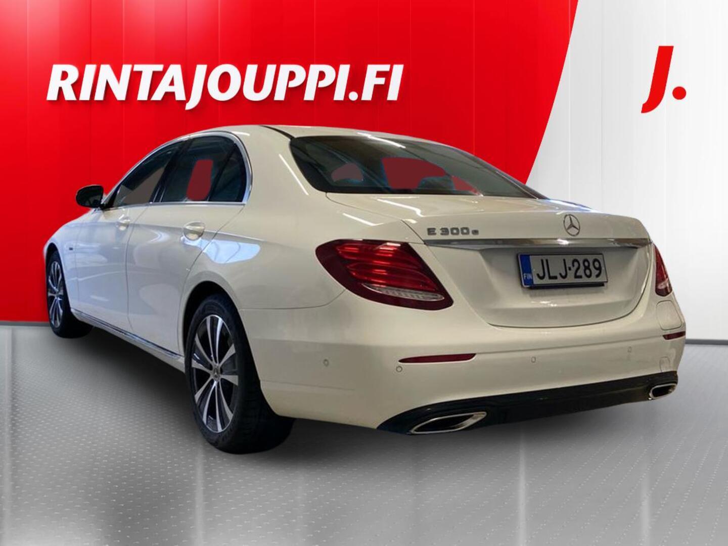 MERCEDES-BENZ E 2