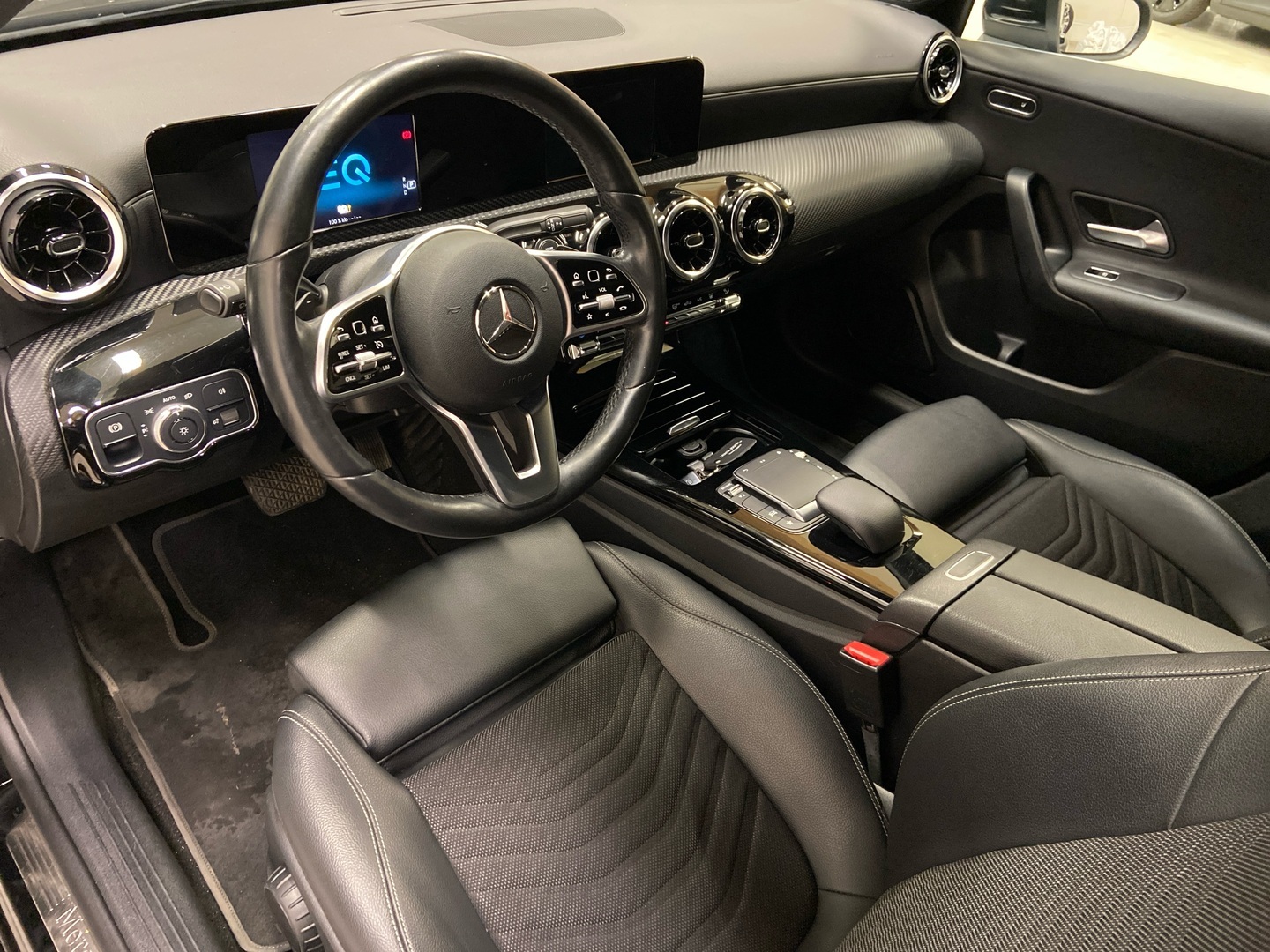 MERCEDES-BENZ A 2021